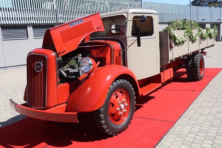 Rīgas Motormuzejs pēc 3 gadu restaurācijas prezentē pasaulē unikālu modeli - Volvo LV 95 (1937) 353930