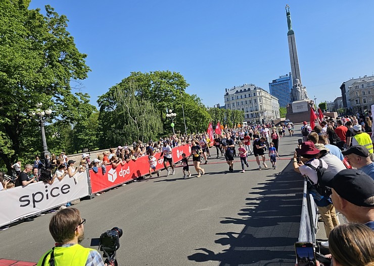 Latvijas galvaspilsētu pārņem skriešanas svētki 353968