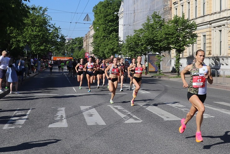 Latvijas galvaspilsētu pārņem skriešanas svētki 353955