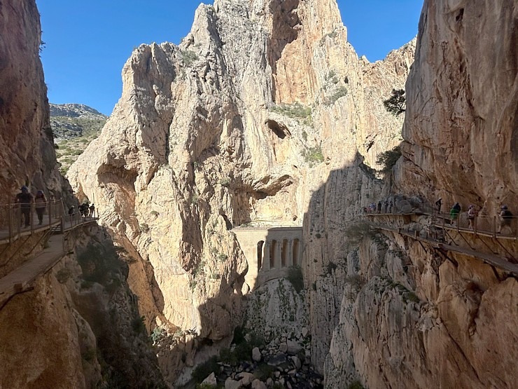 Travelnews.lv iziet slavenu Karaļa taku El Caminito del Rey gar kanjona malu Spānijas dienvidos 355003