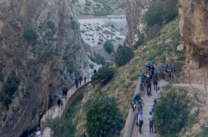 Travelnews.lv iziet slavenu Karaļa taku El Caminito del Rey gar kanjona malu Spānijas dienvidos 19