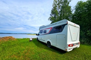 Auto noma «AVIS Latvia» šogad piedāvā kemperu nomu un Travelnews.lv to izmanto ceļojumā uz Latgali 2