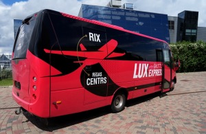 «Lux Express» sāk pasažieru pārvadājumus maršrutā no Rīgas centra uz RIX lidostu. Foto: Edijs Pālens 6