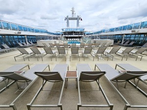 Travelnews.lv iepazīst 294 metrus garo kruīza kuģi «Coral Princess» Rīgas ostā 51