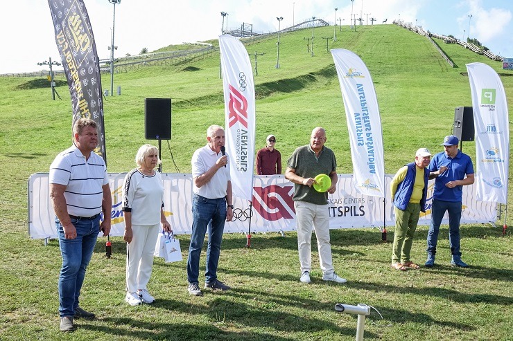 Ventspilī atklāj Disku golfa laukumu - Foto