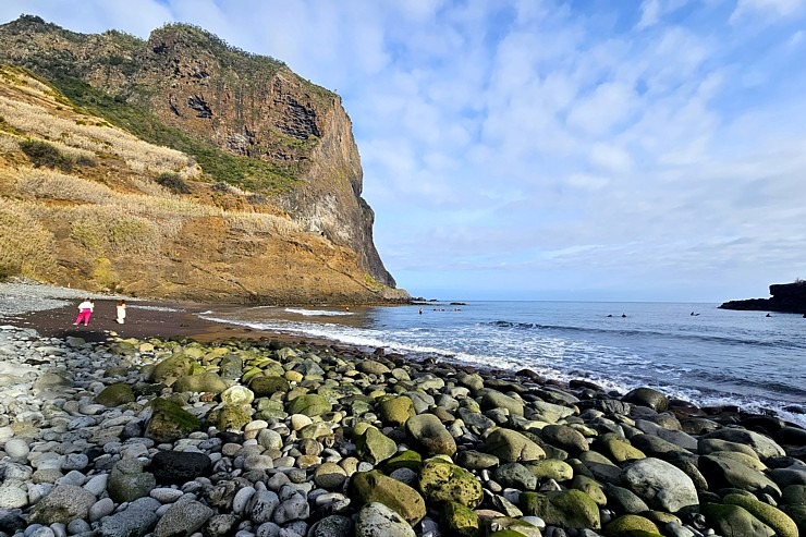 Apmeklējam Madeiras serfotāju «Madeira Surf Camp» 