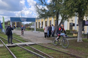 Kā Bānītis Gulbenes pusē ar sportistiem skrējās - Foto