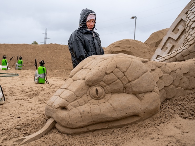 19. Starptautiskā smilšu skulptūru festivāls “Sand Signs 2025” pulcēja 17 meistarus no 11 valstīm. Foto: Raina Šmelde 19. Starptautiskā smilšu skulptūru festivāls “Sand Signs 2025” pulcēja 17 meistarus no 11 valstīm. Foto: Raina Šmelde 371285