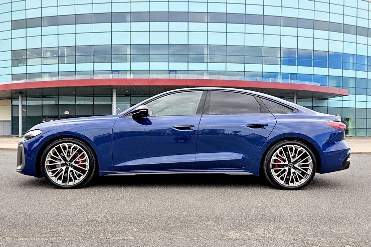 Ar 367 zirgspēku jaudīgo «Audi S5 Sedan» apceļojam