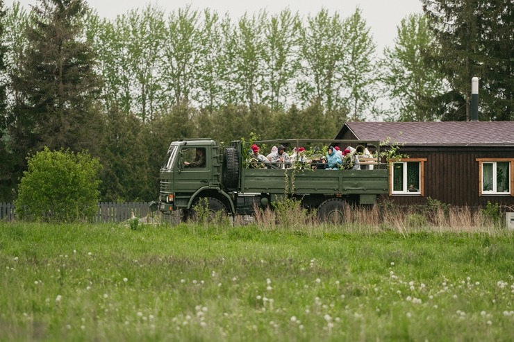 Par spīti lietum Sigulda atklāj vasaras sezonu ar Siguldas svētkiem. Foto: Oskars Briedis, Viktorija Maško, Alex Puskins, Edgars Semanis, Inna Zaharov Par spīti lietum Sigulda atklāj vasaras sezonu ar Siguldas svētkiem. Foto: Oskars Briedis, Viktorija Maško, Alex Puskins, Edgars Semanis, Inna Zaharov 371654