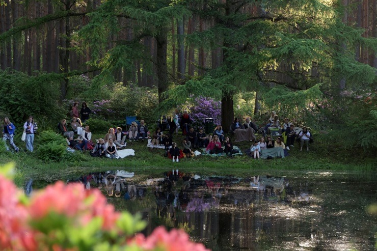 Ar Valtera Pūces un Daiņa Teņa koncertu atklāti Rododendru ziedēšanas svētki 371688