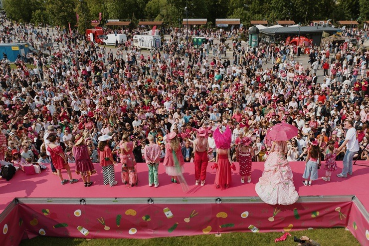 Viļņā ar pamatīgu festivālu godina Rozā jeb auksto zupu 371902