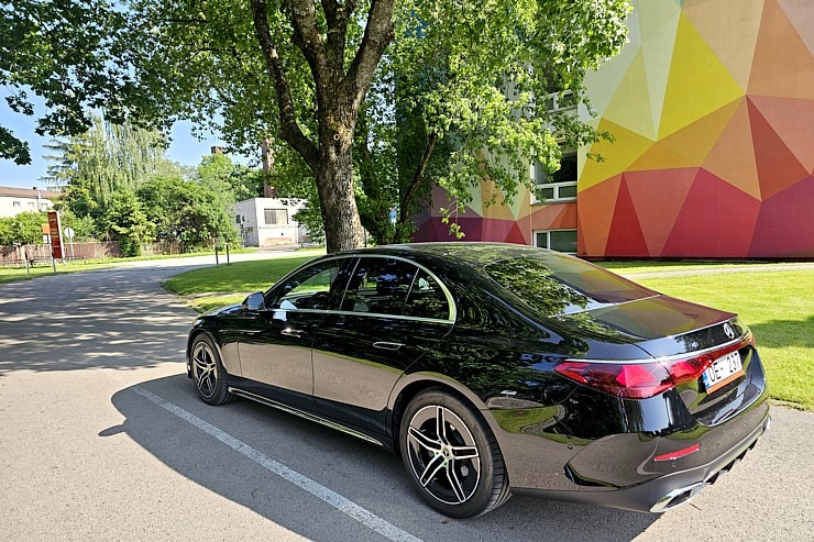 Sadarbībā ar auto nomu «Sixt Latvija» un «Mercedes
