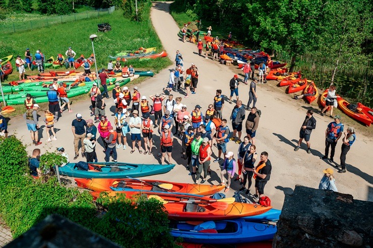 Ar smaidu uz lūpām laivotāji iepazīst Krāslavas novadu 372694