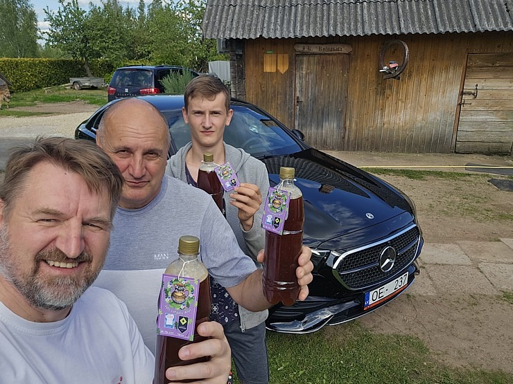 Sadarbībā ar auto nomu «SIXT Latvija» un «Mercedes-Benz E 200 Sedan» ceļojam uz Balvu novadu pēc Jāņu garšām Sadarbībā ar auto nomu «SIXT Latvija» un «Mercedes-Benz E 200 Sedan» ceļojam uz Balvu novadu pēc Jāņu garšām 372773