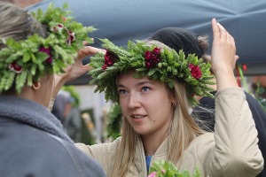 Rīgas Doma laukumā norisinās ikgadējais Zāļu tirgus 23