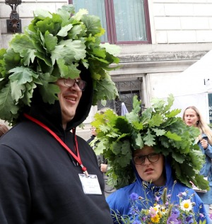 Rīgas Doma laukumā norisinās ikgadējais Zāļu tirgus 25