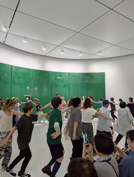 EXPO Osakā sirsnīgi aizvadīti Jāņi – japāņi sajūsmā par latviešu tradīcijām 372952