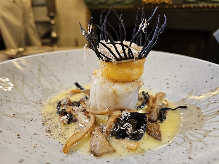 Vecrīgas Michelin saraksta viesnīcas «Grand Palace Hotel» restorāns «Seasons» piedāvā jaunu un izsmalcinātu ēdienkarti Vecrīgas Michelin saraksta viesnīcas «Grand Palace Hotel» restorāns «Seasons» piedāvā jaunu un izsmalcinātu ēdienkarti 373091