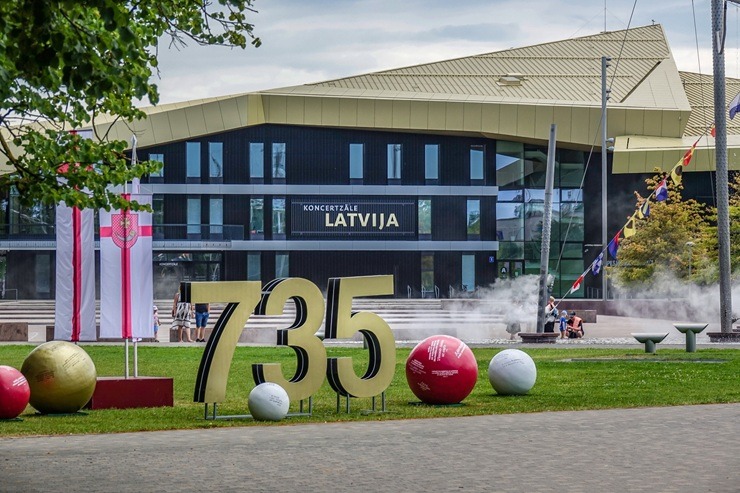 Ventspils saposta pilsētas svētku rotās - Foto