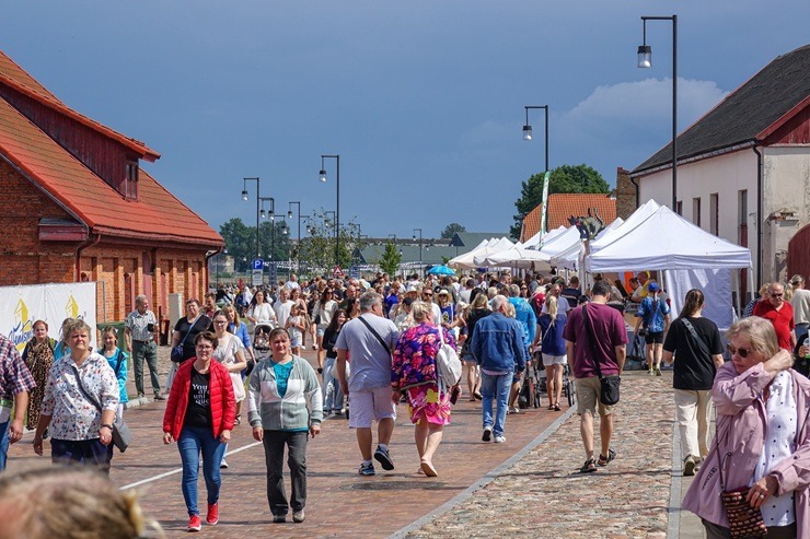 Ventspilnieki un viesi daudzpusīgi svin pilsētas s