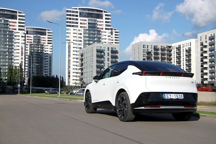 Apceļojam Rīgu ar elektrisko vāģi «Lynk & Co 02» n