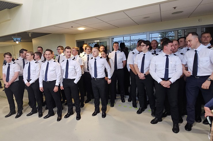 «airBaltic» Pilotu akadēmijas izlaidums ar 11 vals