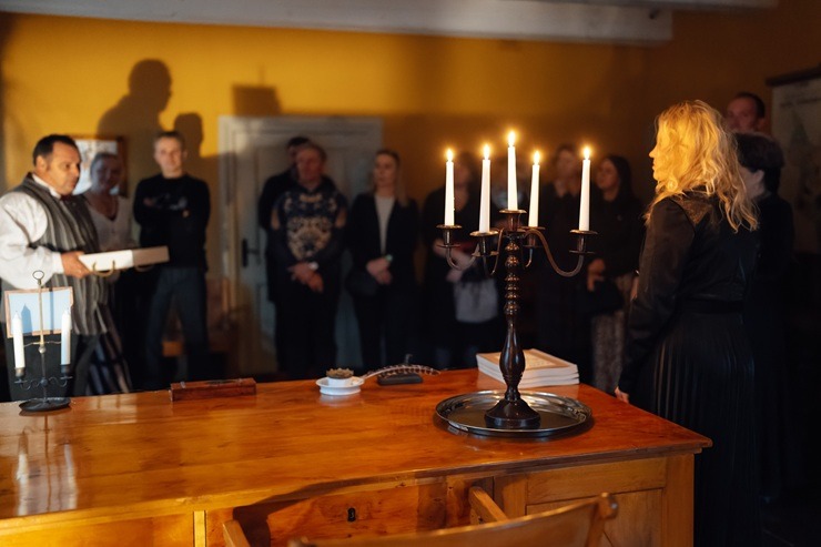 Tā dzīro Leģendu naktī Turaidā - Foto