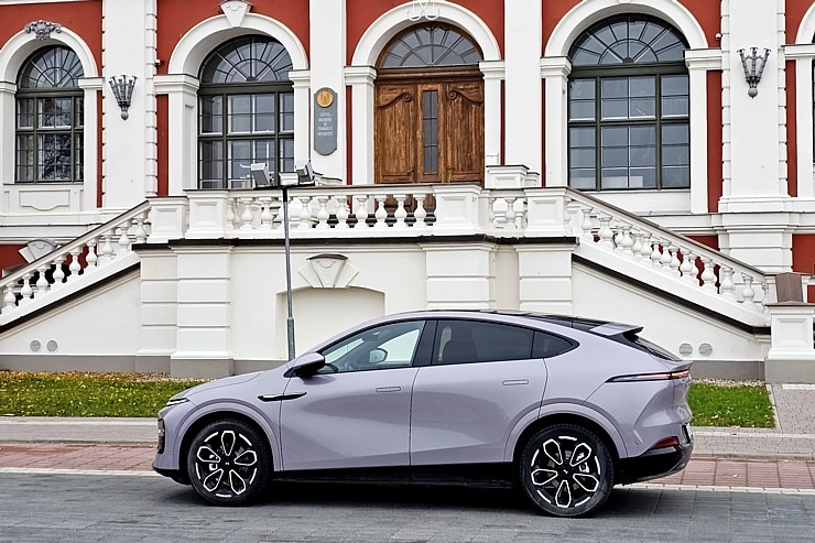 Apceļojam Latviju ar 486 zirgspēku jaudīgo « Xpeng