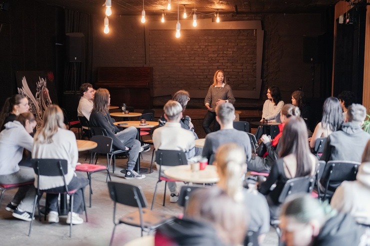 Atklāta Liepāja 2027 jauniešu apmācību un mentorin