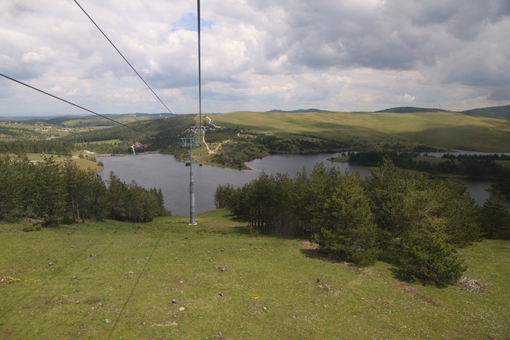 Sadarbībā ar «airBaltic» braucam ar Zlatibor gaisa trošu vagoniņu «Gold Gondola» 9 km garumā 393233