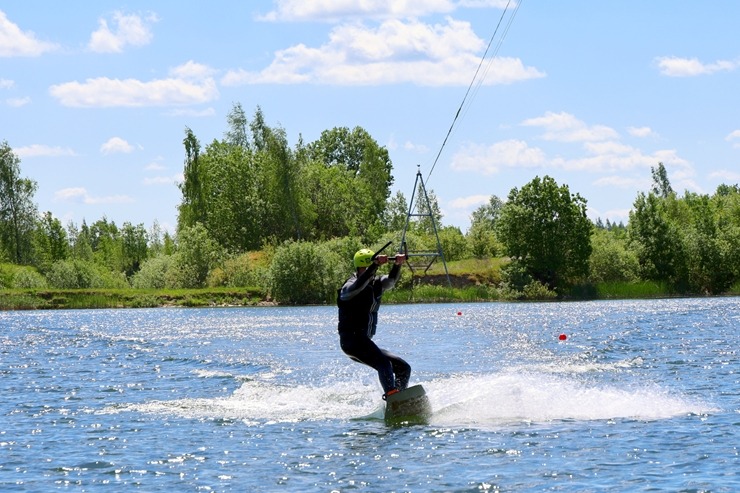 Nr.3: Izbaudām «Wakepark Saldus» piedāvājumu pie ainaviskās Sātiņu-Sesiles ūdenskrātuves 393390
