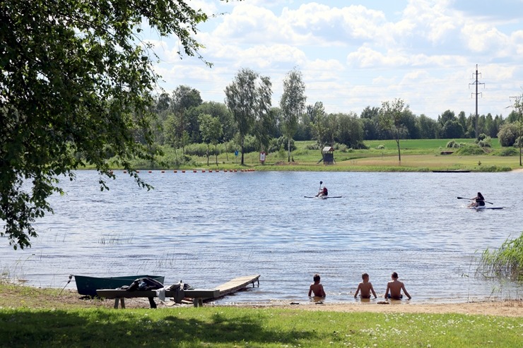 Izbaudām SUP dēļu braucienu no Brocēnu puses Cieceres ezerā 393560