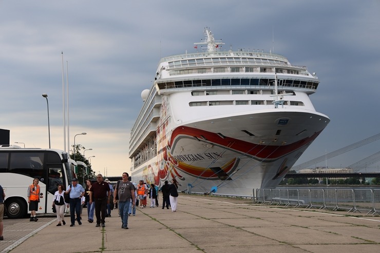 Rīgā pirmo reizi ienāk kruīzu kuģis «Norwegian Sun