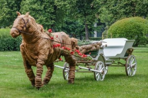 Saulgriežu elpa pilsētvidē – Ventspils Jāņu rotās - Foto