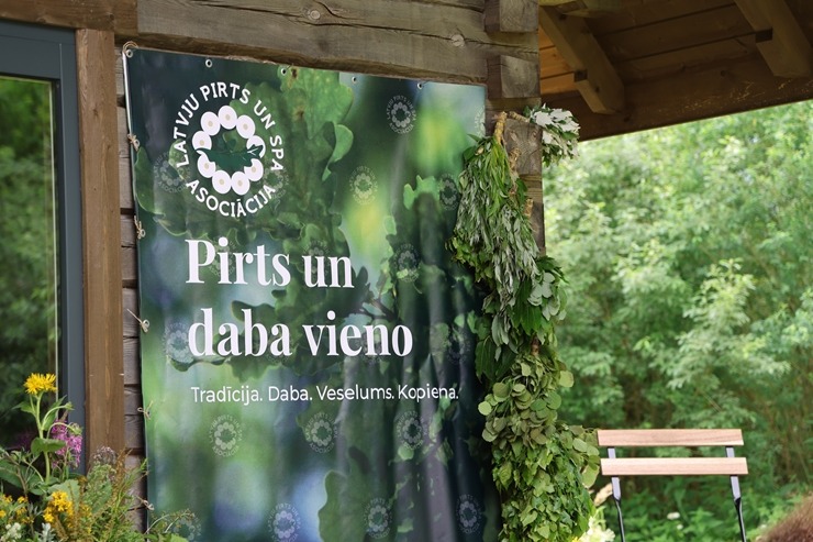Latvju pirts un spa asociācija Baldones «Mežapuķu» pirtī rīko karstas mediju dienas. Foto: sadarbībā ar Europcar Latvia 395105