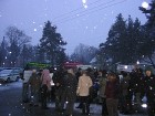 Šodien, 10.janvārī ikšķilieši pulcējās pie Ikšķiles novada domes, lai protestētu pret Saint-Gobain siltumizolācijas materiālu ''Isover'' rūpnīcas celt 1