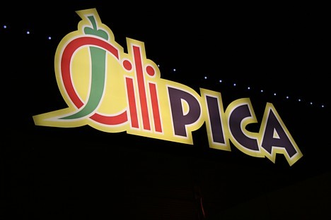 Čili Pica” pirmā picērija Latvijā tika atvērta Liepājā 2001.gada decembrī. Pašlaik Latvijā darbojas jau septiņpadsmit picērijas - četras Liepājā, pa v 20334
