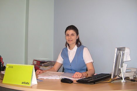 Alfa Tūrs klientus konsultē ceļojumu konsultante Karina Romanova un ... 21193