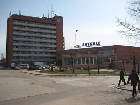 Rēzeknes pilsētas un rajona Tūrisma informācijas centrs atrodas Rēzeknē, viesnīcas Latgale telpās, proti, Atbrīvošanas alejā 98 21488
