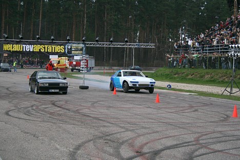 Uz starta bija sporta automašīnas no Latvijas, Lietuvas un Igaunijas. Ļoti spēcīgi šajā gadā ir lietuviešu sportisti Uz starta bija sporta automašīnas no Latvijas, Lietuvas un Igaunijas. Ļoti spēcīgi šajā gadā ir lietuviešu sportisti 21703