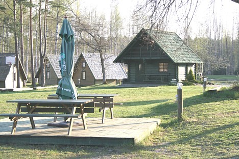 Usmas ķempings ir īsta vieta atpūtai un relaksācijai par pieņemamām cenām un nemākslotu sirsnību Usmas ķempings ir īsta vieta atpūtai un relaksācijai par pieņemamām cenām un nemākslotu sirsnību 22111