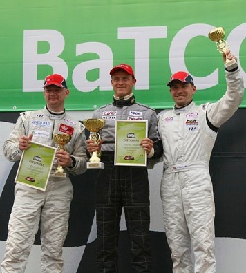 Super Production klase (no kreisās): Egons Lapiņš (SRT), Paulius Krukauskas (Lietuva) un Oskars Laivenieks (SRT) Super Production klase (no kreisās): Egons Lapiņš (SRT), Paulius Krukauskas (Lietuva) un Oskars Laivenieks (SRT) 22457