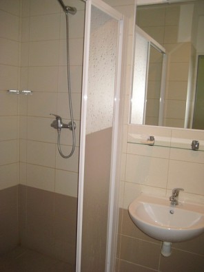 Dušas un WC telpa