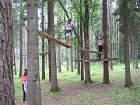 Meža Reinis liek pārbaudīt spēkus dažu metru augstumā uz izturību, koordināciju un veiklību 16