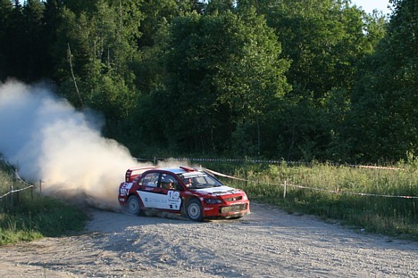 Ivara Vasaraudža/Valda Spredža ekipāža ar spēcīgo „Mitsubishi Lancer WRC” automašīnu 23897