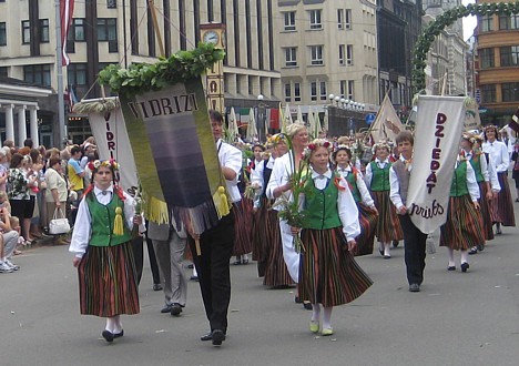 20080707-dziesmu sveetku gaajiens2 520 24707