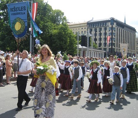 Ikšķiles vidusskolas mazie dejojtāji 24796