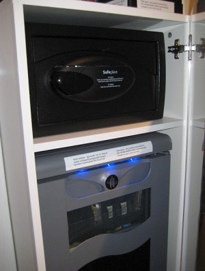 Seifs un minibārs 25828