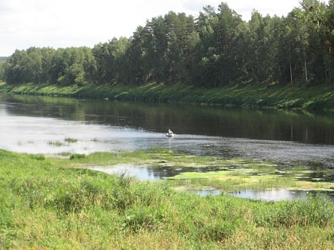 Ar skatu uz Daugavu. Sīkāka informācija: www.naujene.lv vai www.visitdaugavpils.lv Ar skatu uz Daugavu. Sīkāka informācija: www.naujene.lv vai www.visitdaugavpils.lv